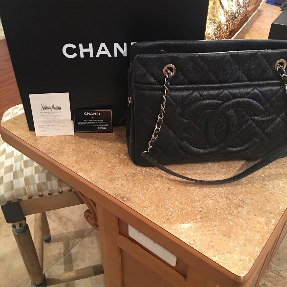 (Authentic) Chanel handbag